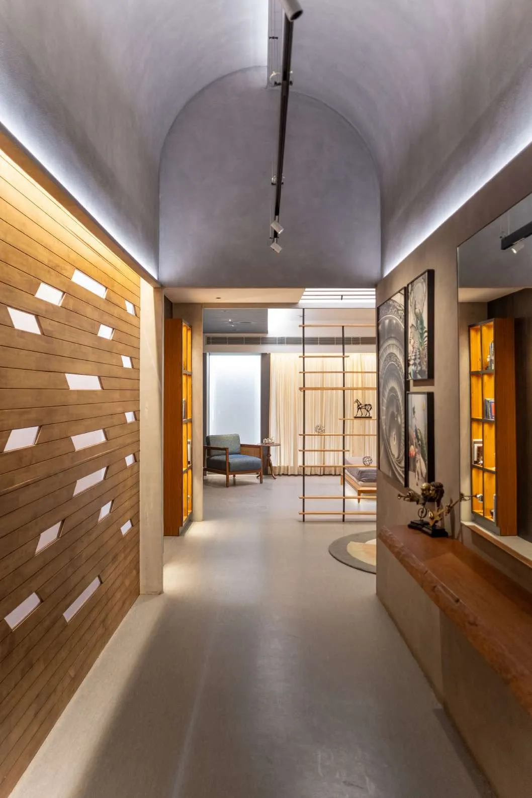 Evening residence. Interiors photography by Harris George Stephen, frame 1